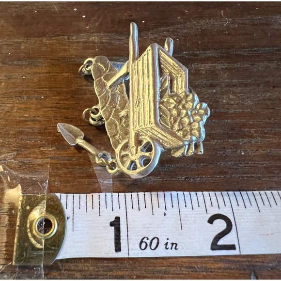 LCD Lindsay Claire Designs Garden Pin Silver Brushed Brooch - Picture 6 of 10